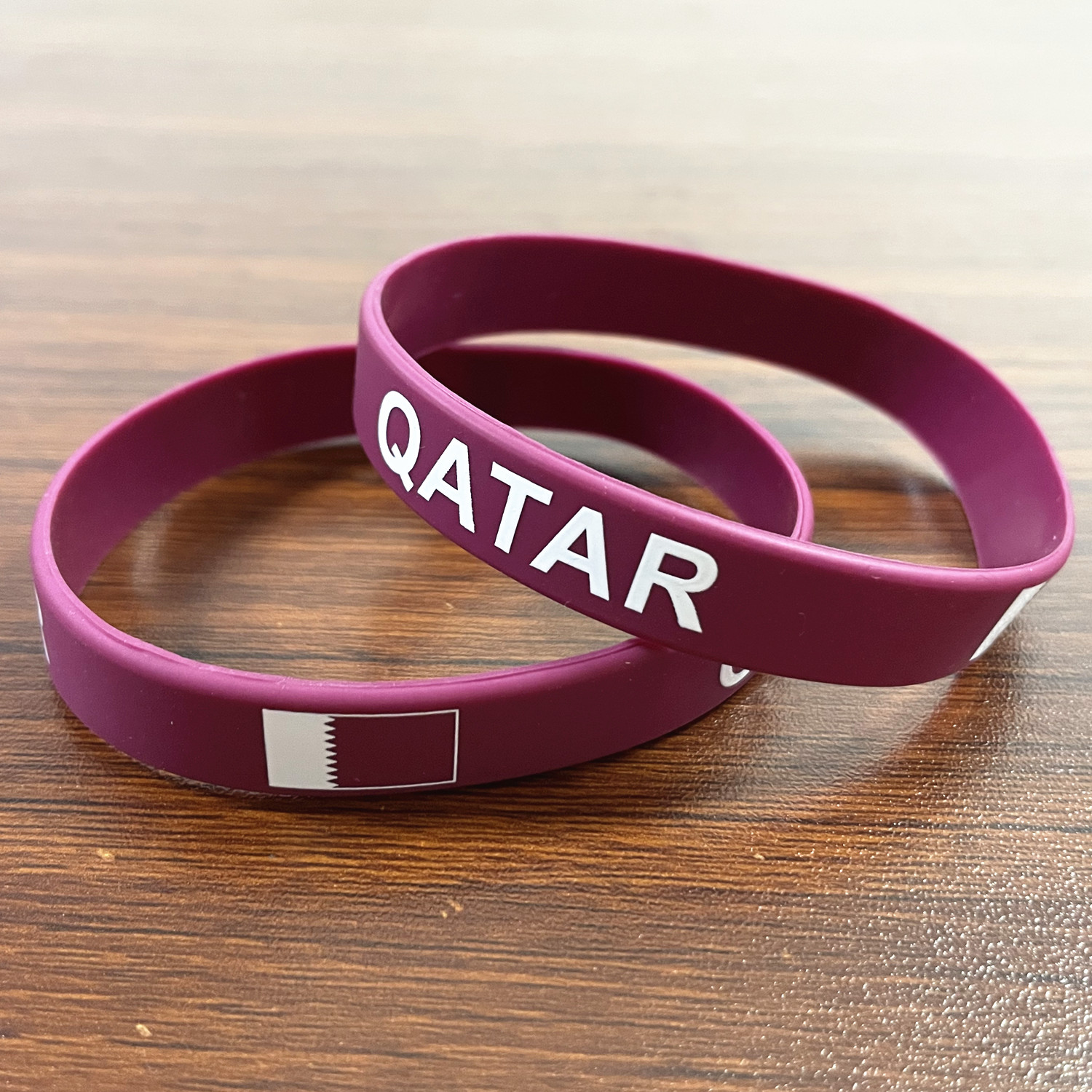 2pcs Qatar Flag Silicone Brace - Women Fashion Qatar recensione e prezzo