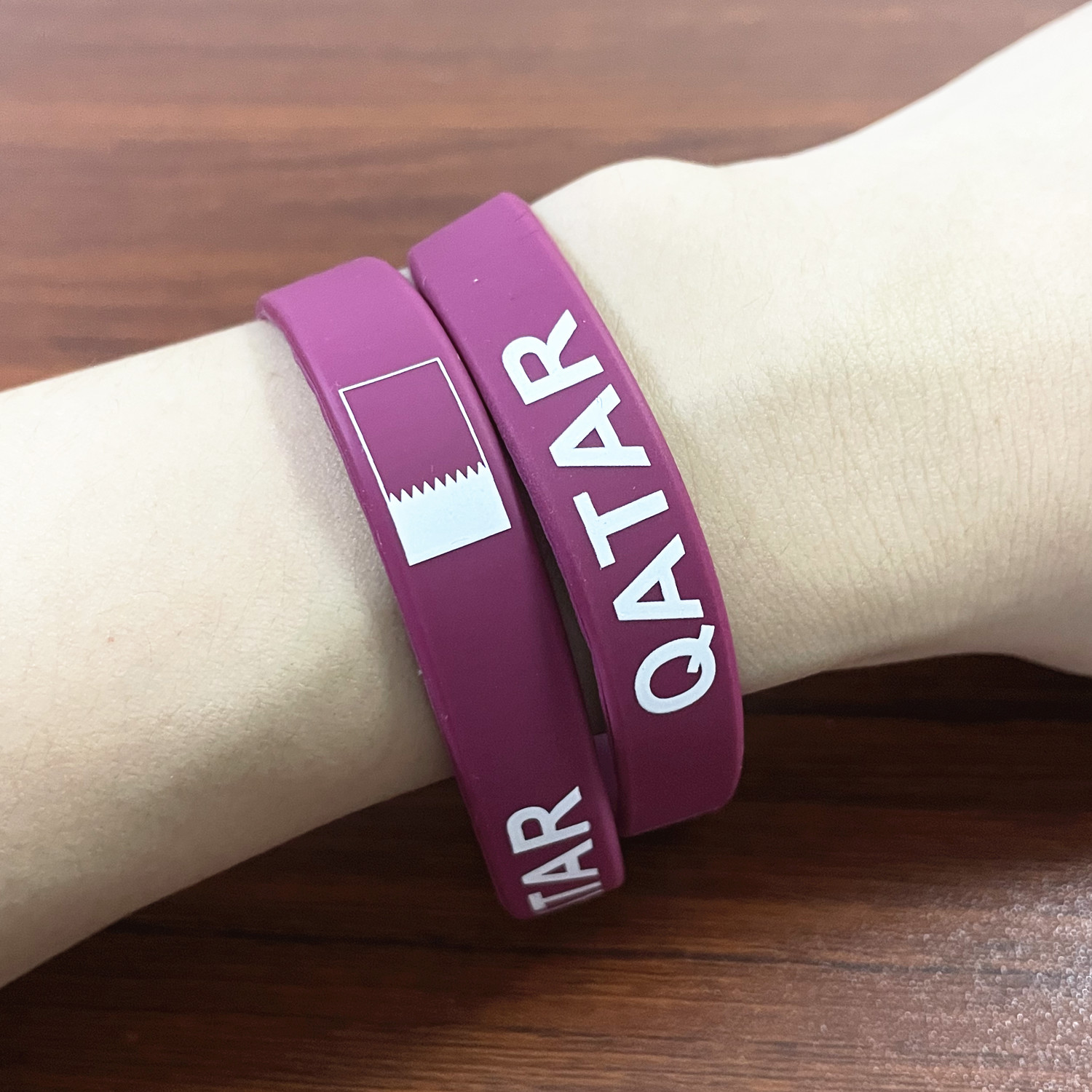 2pcs Qatar Flag Silicone Brace - Women Fashion Qatar recensione e prezzo