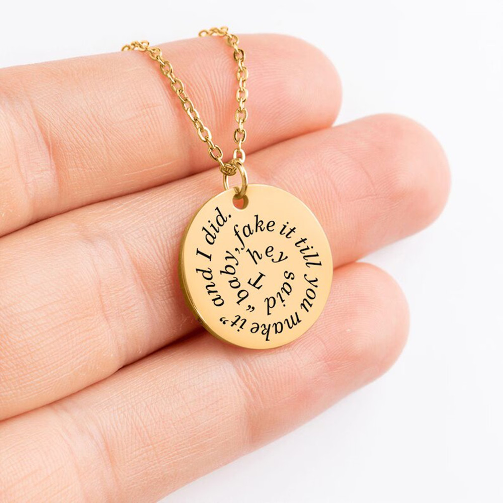 Custom Quote Text Necklace for - Women Fashion Quotes recensione e prezzo