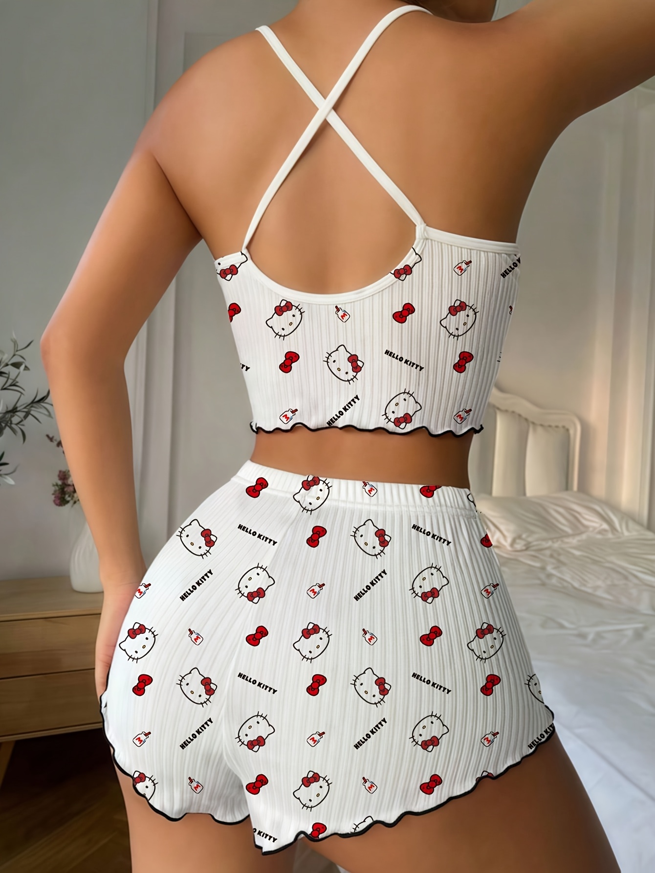 Sanrio Hello Kitty Bowknot Sus - Women'S Fashion recensione e prezzo