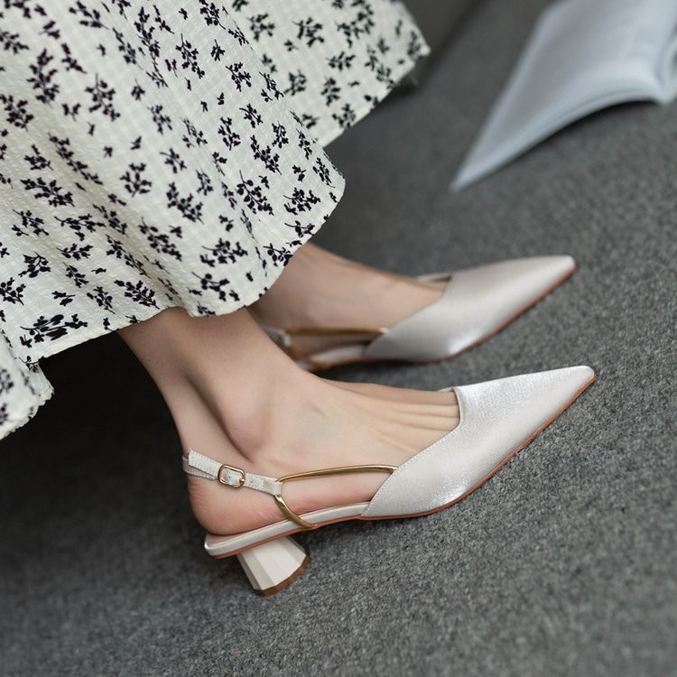 French Vintage Pointed-Toe San - Women'S Fashion Spring Summer 2026 recensione e prezzo