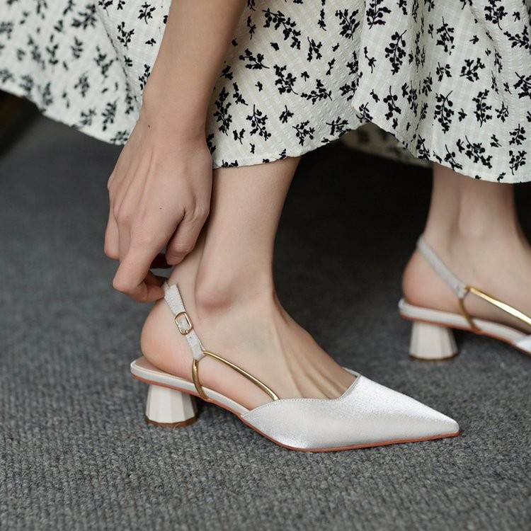 French Vintage Pointed-Toe San - Women'S Fashion Spring Summer 2026 recensione e prezzo