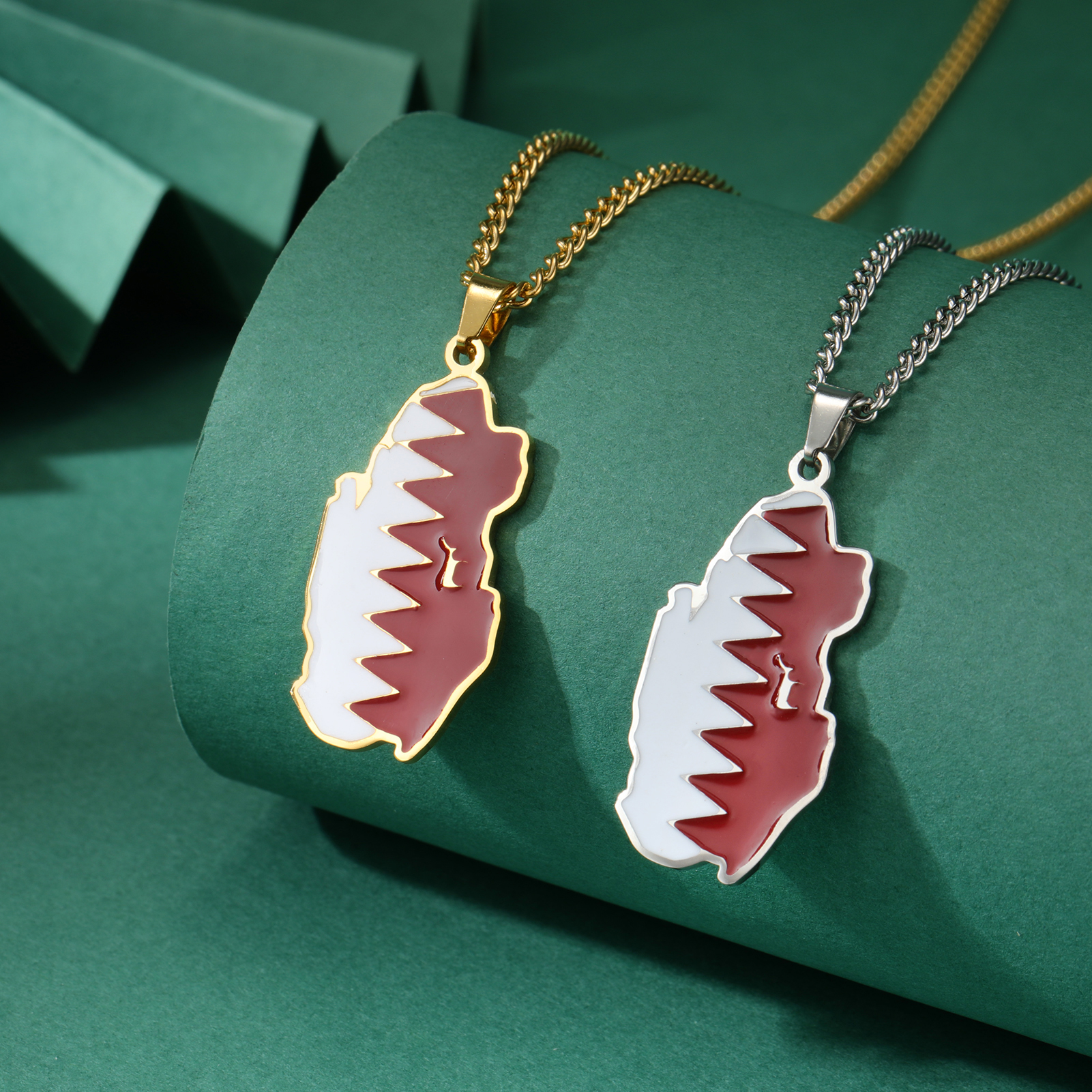 Drip Oil Qatar Map Necklace Fo - Women Fashion Qatar recensione e prezzo